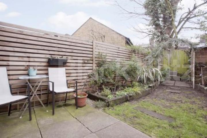 			Unique Cottage in Central Crouch End, 2 Bedroom, 1 bath, 1 reception House			 Topsfield Cottages, Crouch End